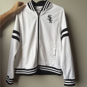 Women’s L Genuine Merchandise White Sox zip up.
